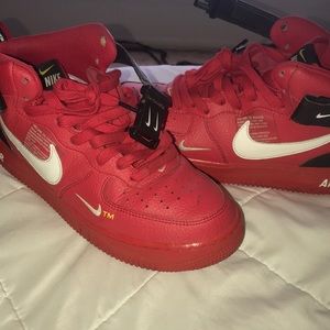 Mike Air Fore 1 LV8 mids